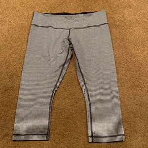 Lululemon cropped leggings - size 10